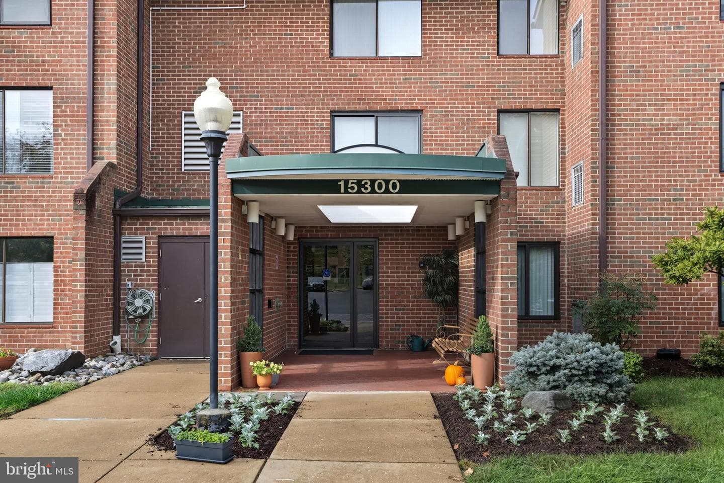15300 Beaverbrook Court #88-2e photo 33