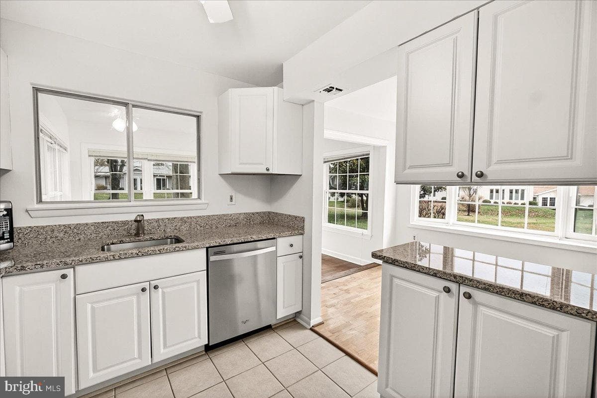 9 Fitzhugh Court #71-B photo 12