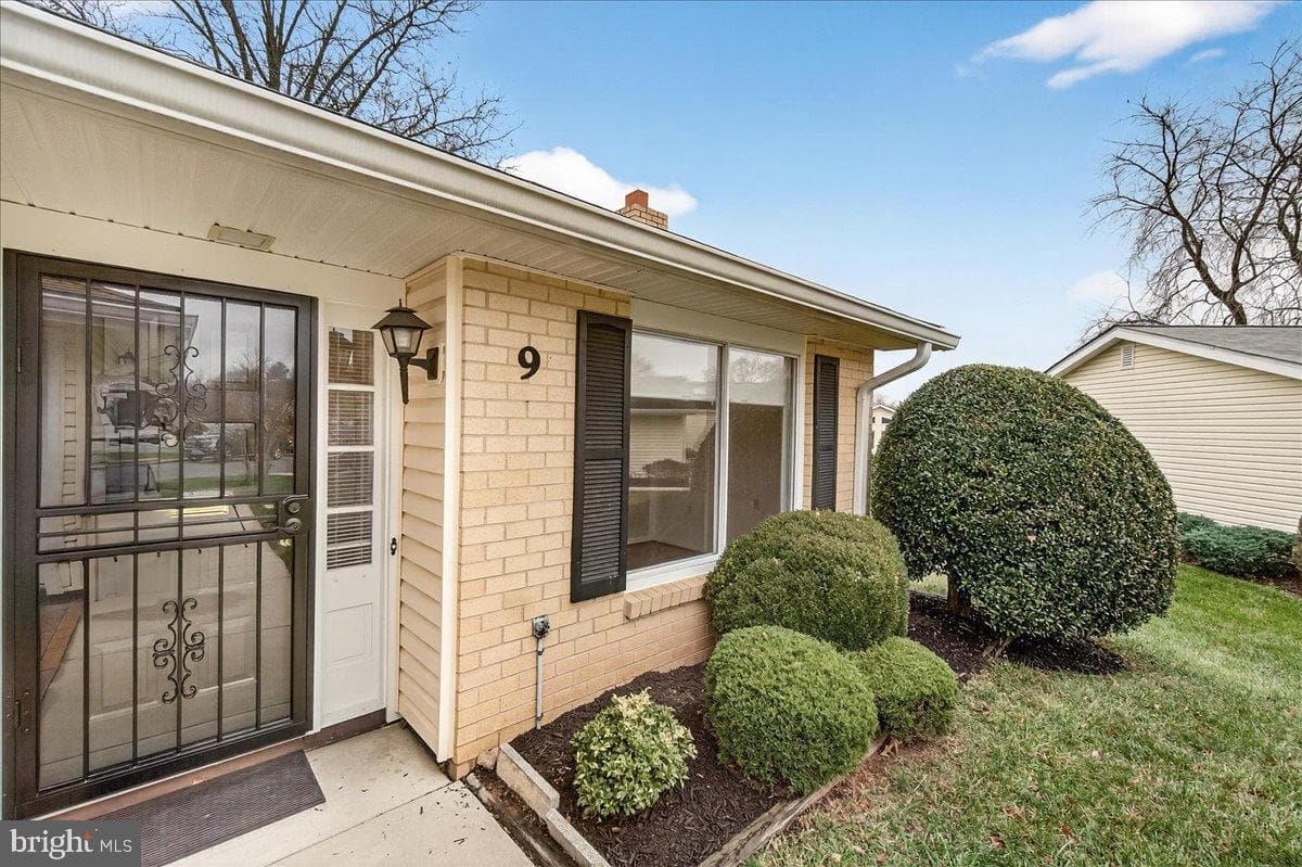 9 Fitzhugh Court #71-B photo 4