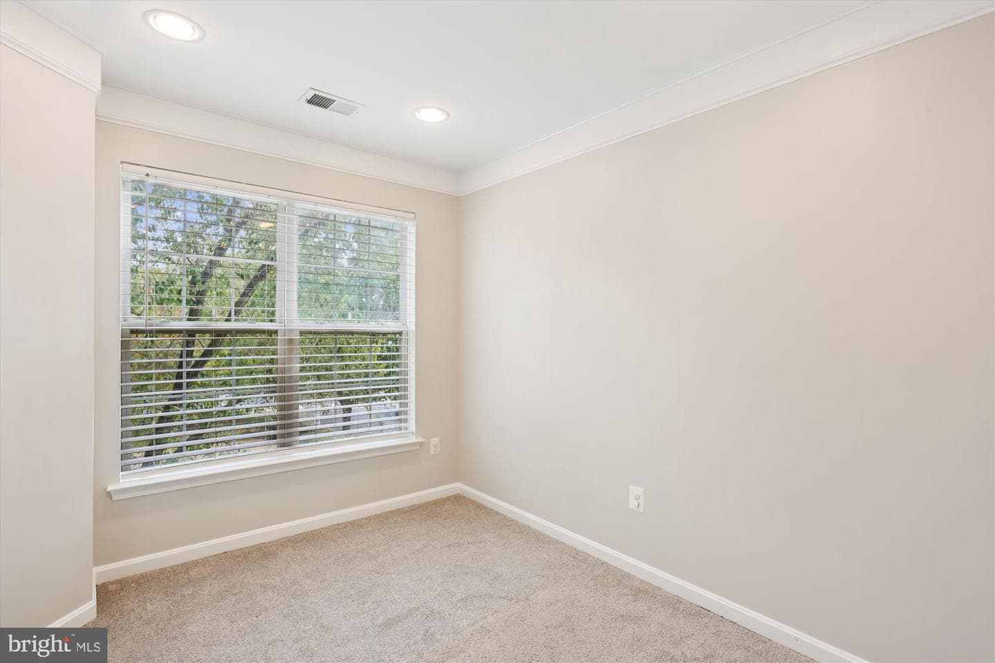 655 Gatestone Square Street photo 22