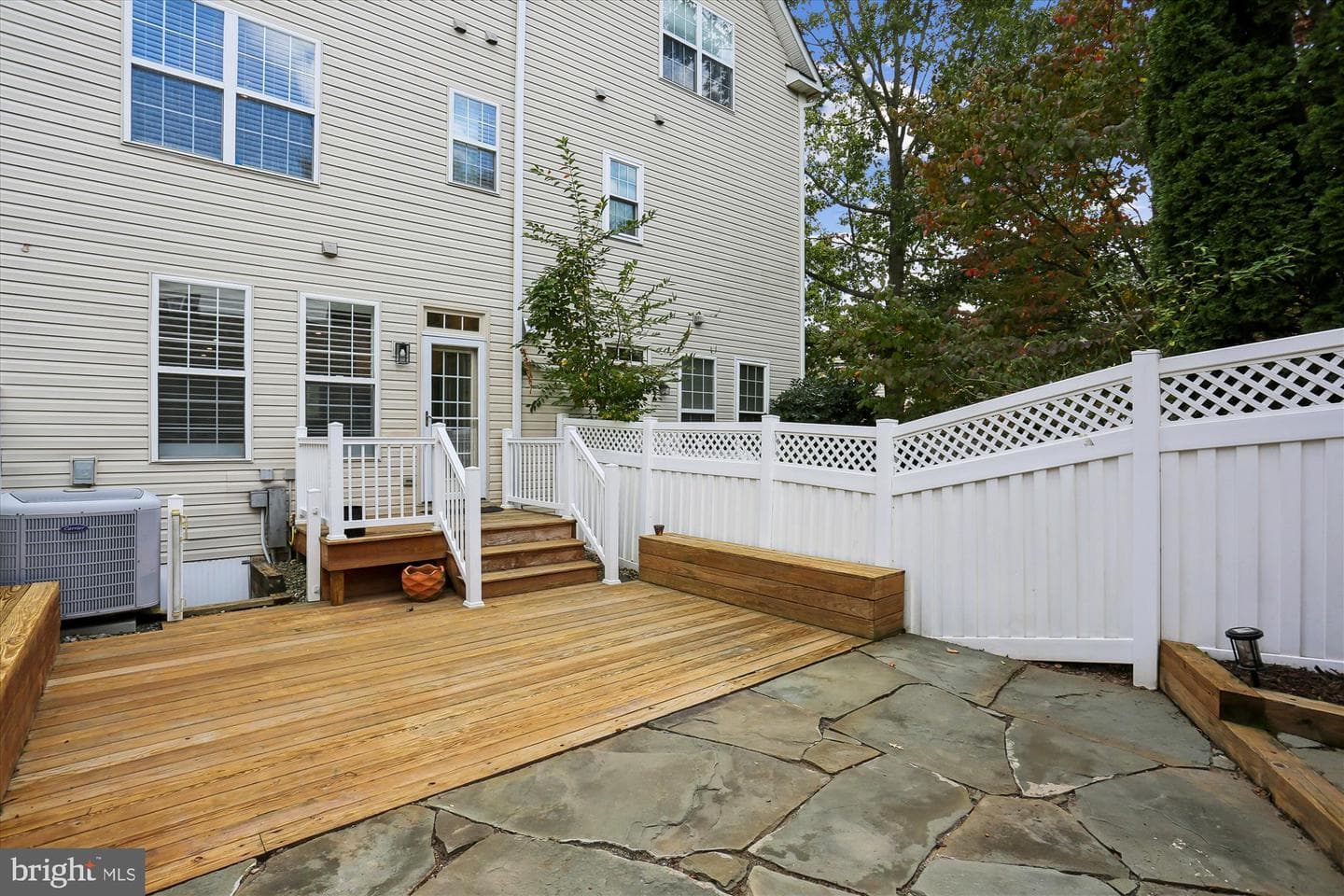 655 Gatestone Square Street photo 32