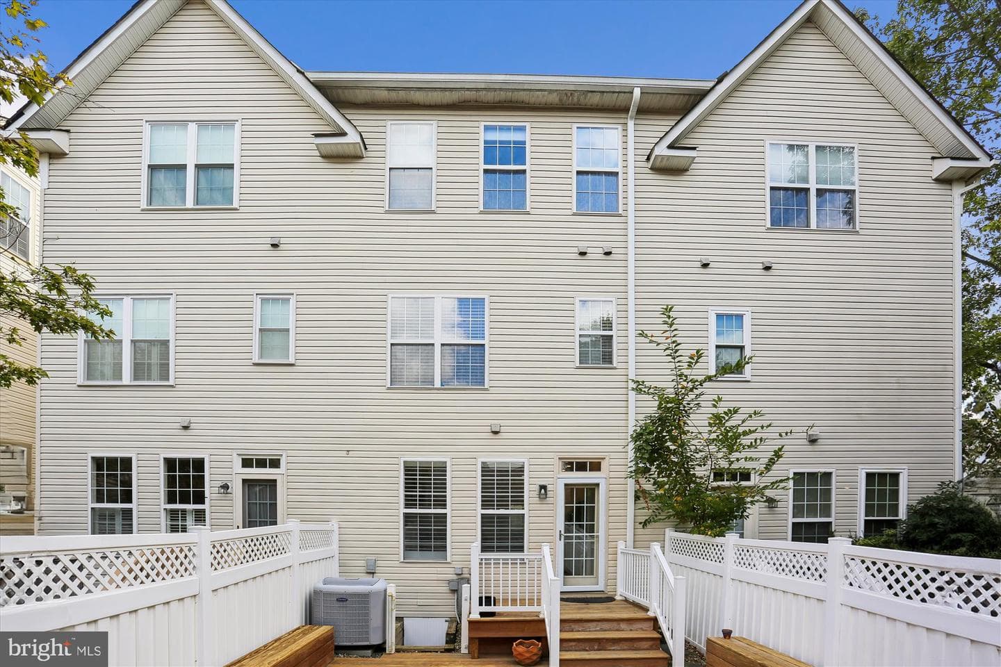 655 Gatestone Square Street photo 34