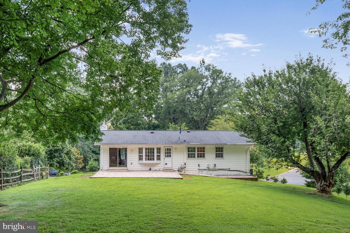 11733 Ambleside Drive photo 27