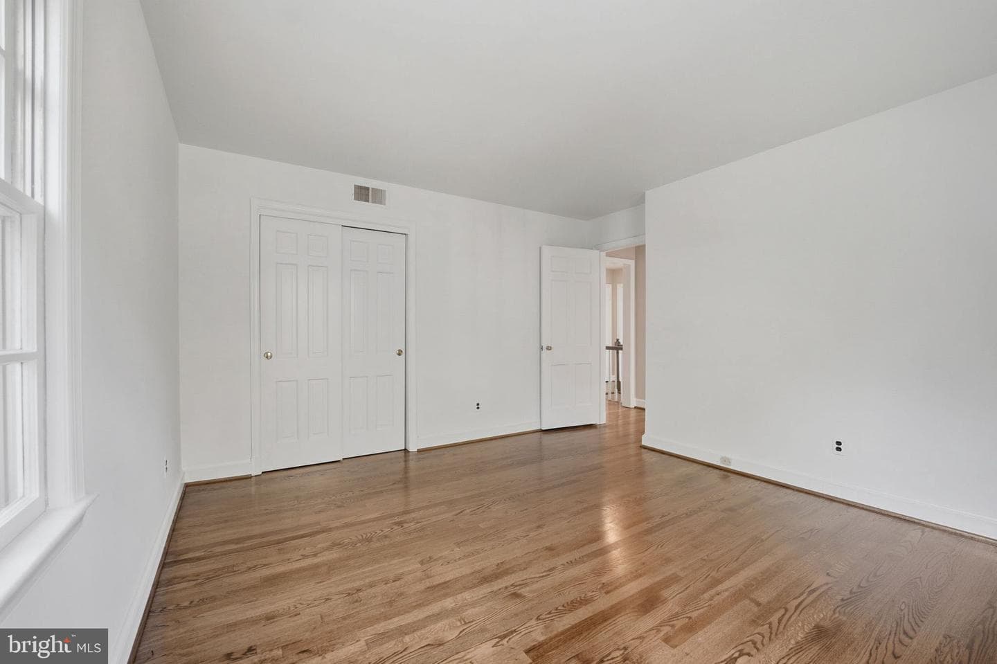 7918 Bradley Boulevard photo 38