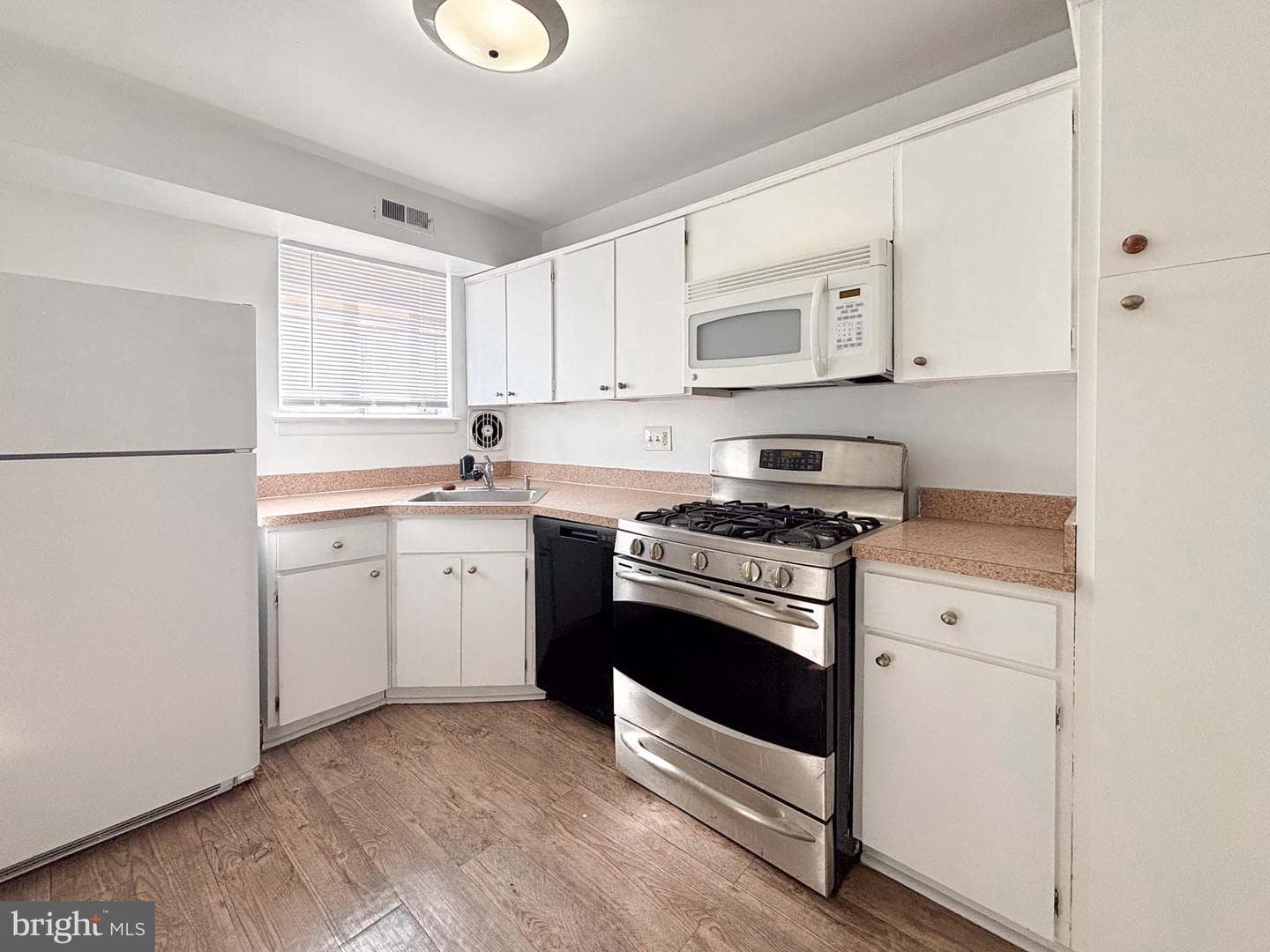 11402 Cherry Hill Road #103 photo 9