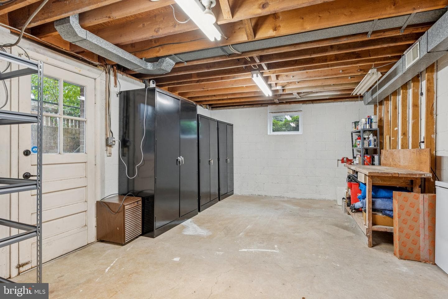 509 Whitingham Drive photo 32