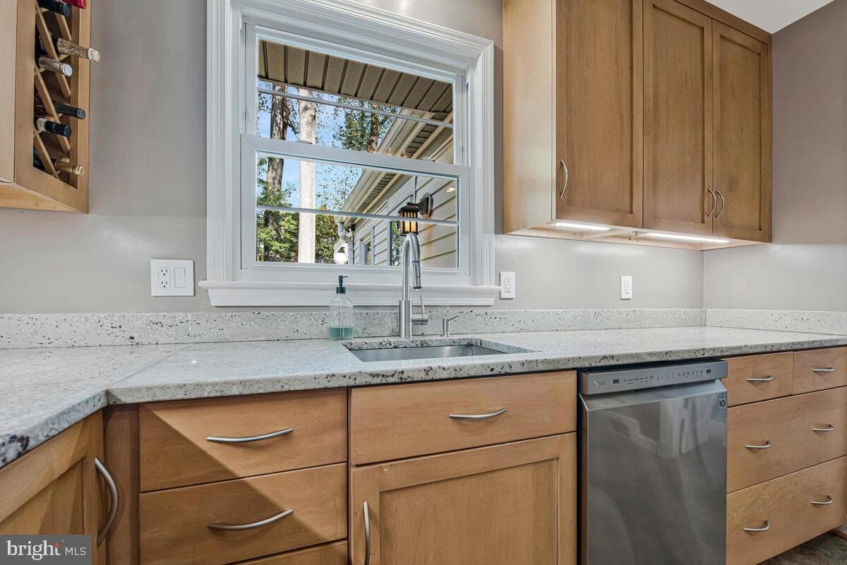 5811 Ridgefield Road photo 16