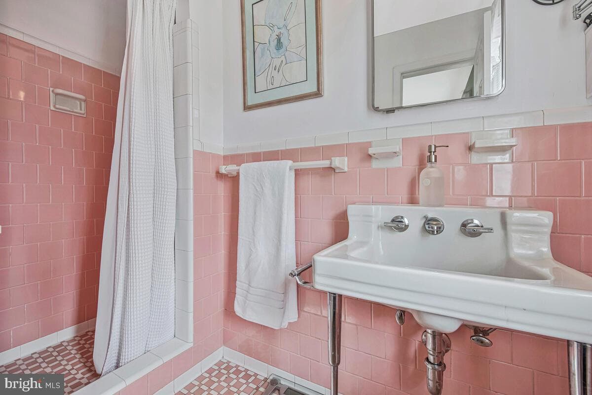 5811 Ridgefield Road photo 23