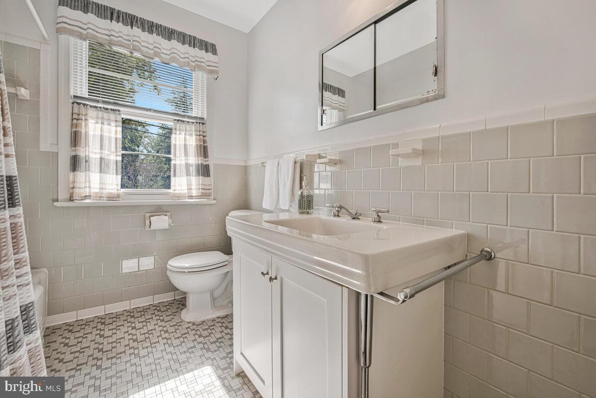 5811 Ridgefield Road photo 24