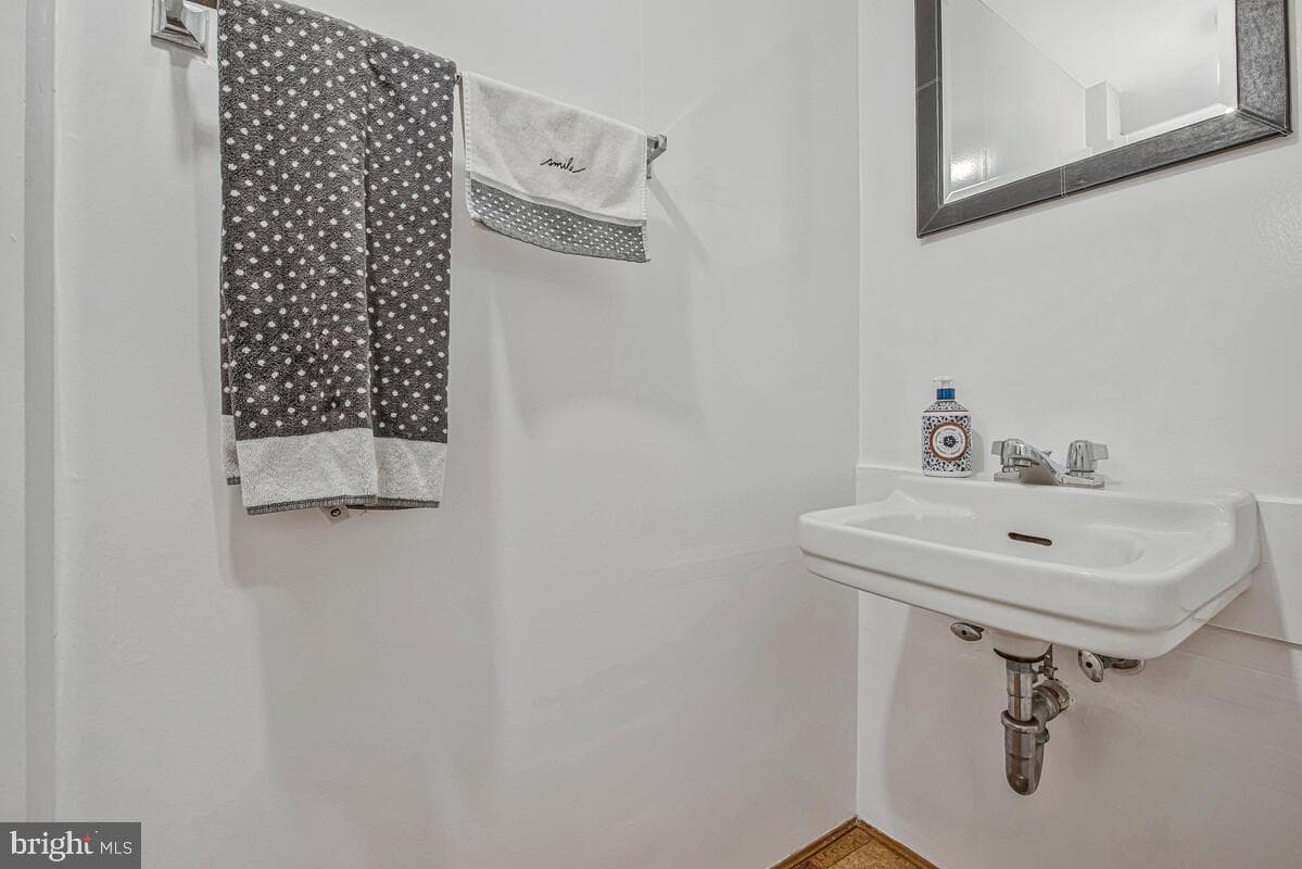 5811 Ridgefield Road photo 30