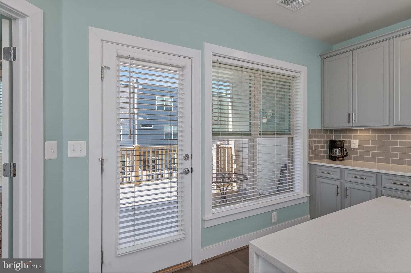 819 Rockwell Avenue #819 photo 17