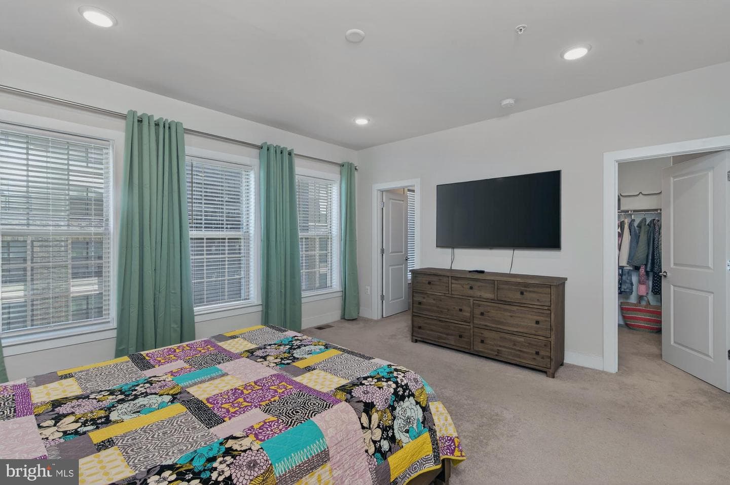 819 Rockwell Avenue #819 photo 26