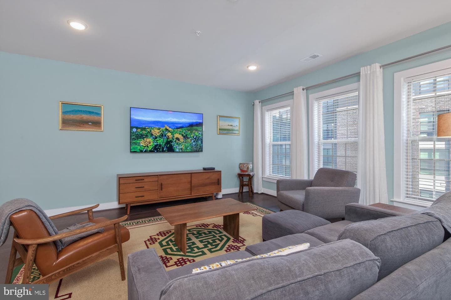 819 Rockwell Avenue #819 photo 9