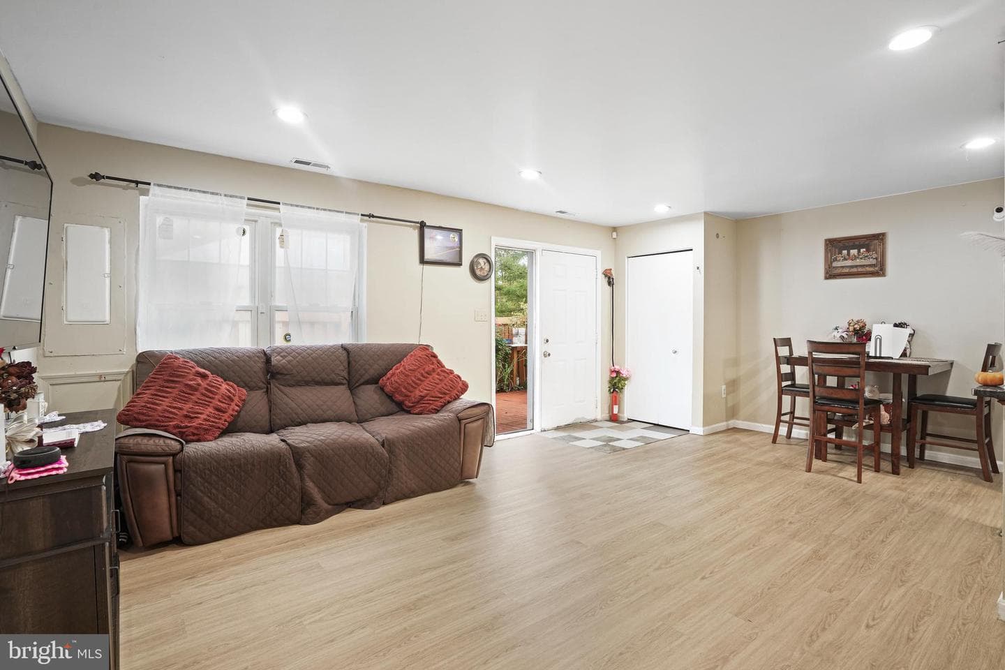 2971 Shepperton Terrace photo 4