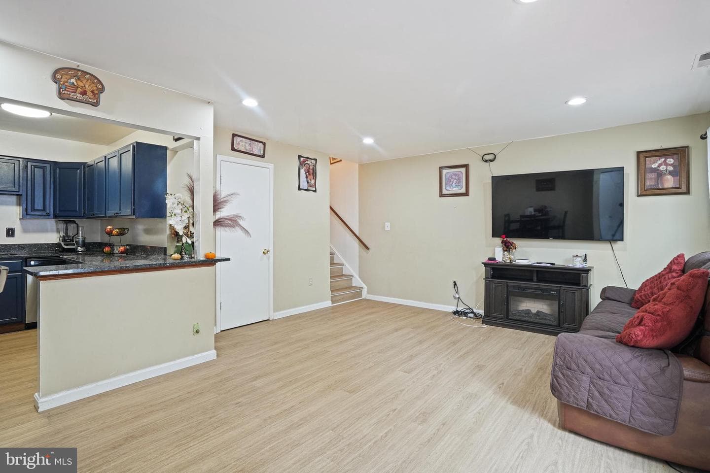 2971 Shepperton Terrace photo 5