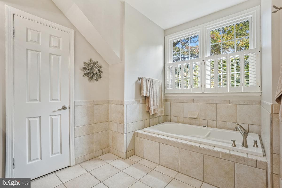19906 Silverfield Drive photo 33