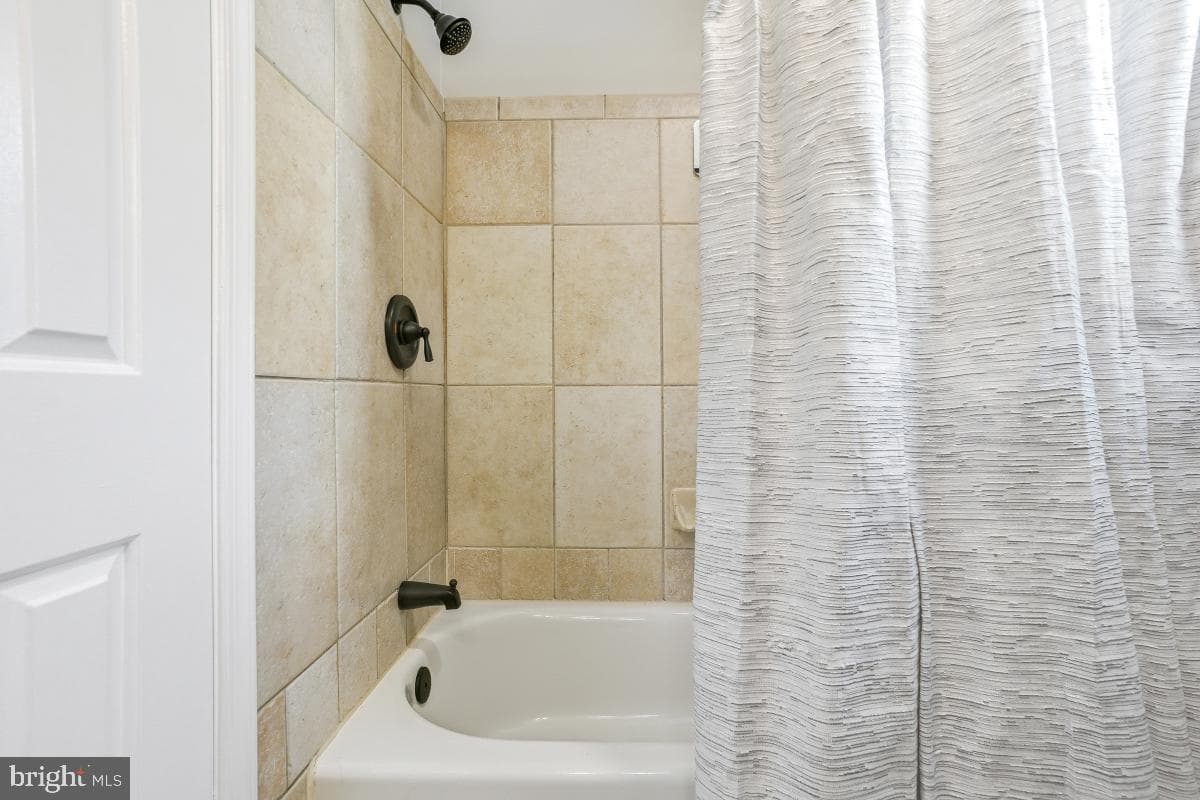 19906 Silverfield Drive photo 42
