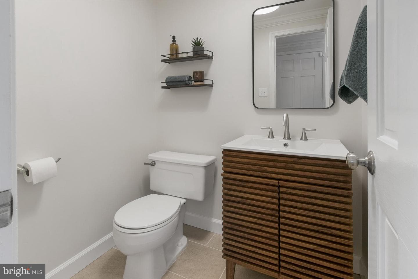 1401 Fallsmead Way photo 13
