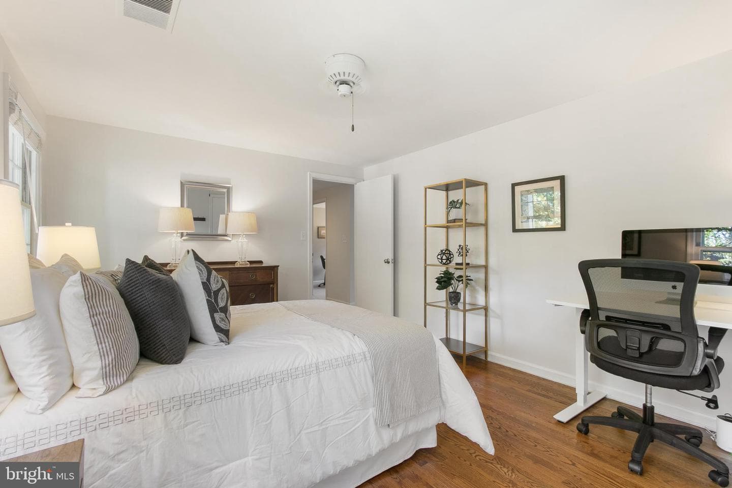 1401 Fallsmead Way photo 42