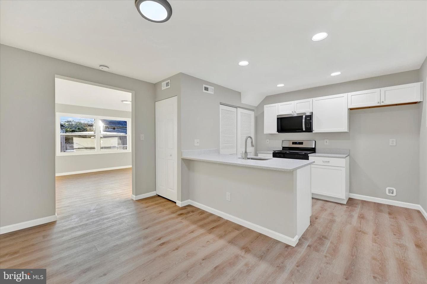12106 Bluhill Road photo 6