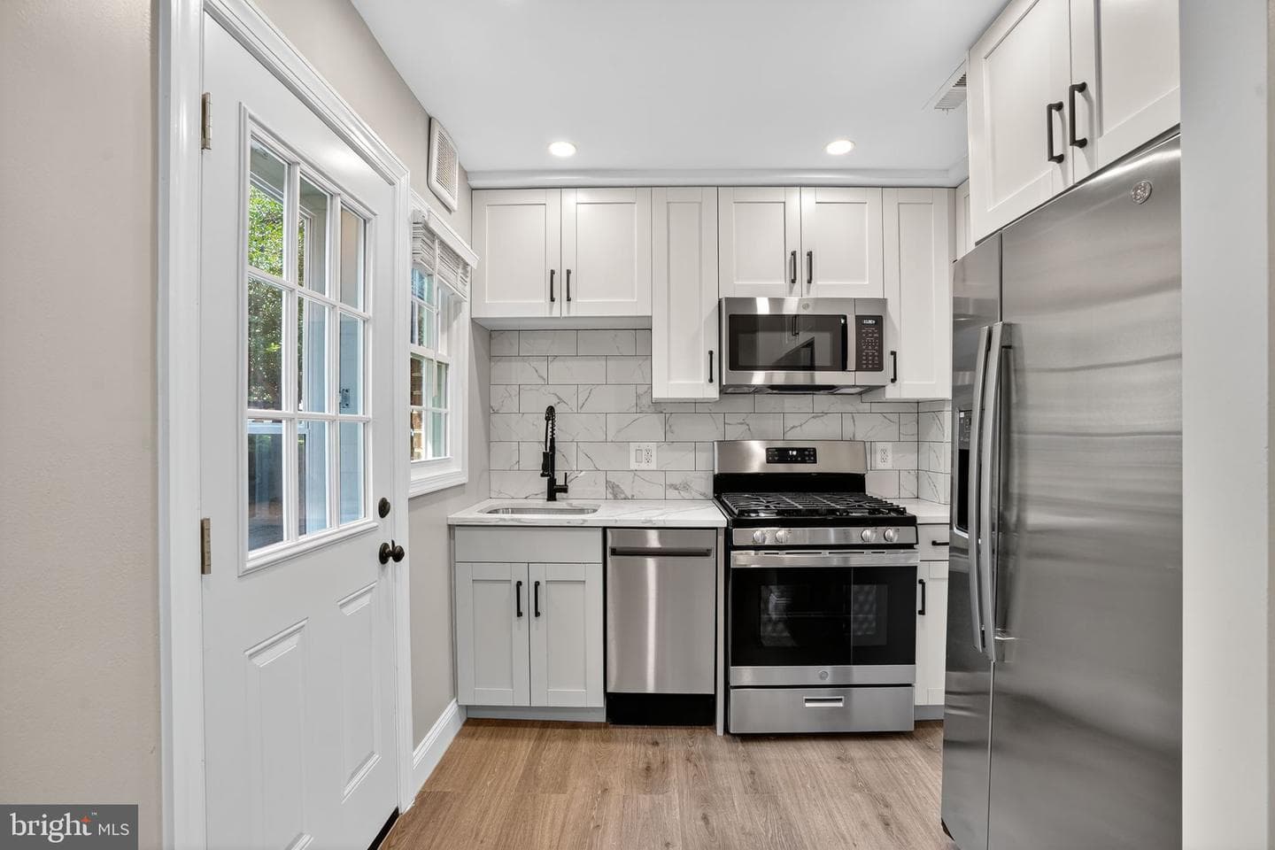 1704 E West Highway #1704 photo 12