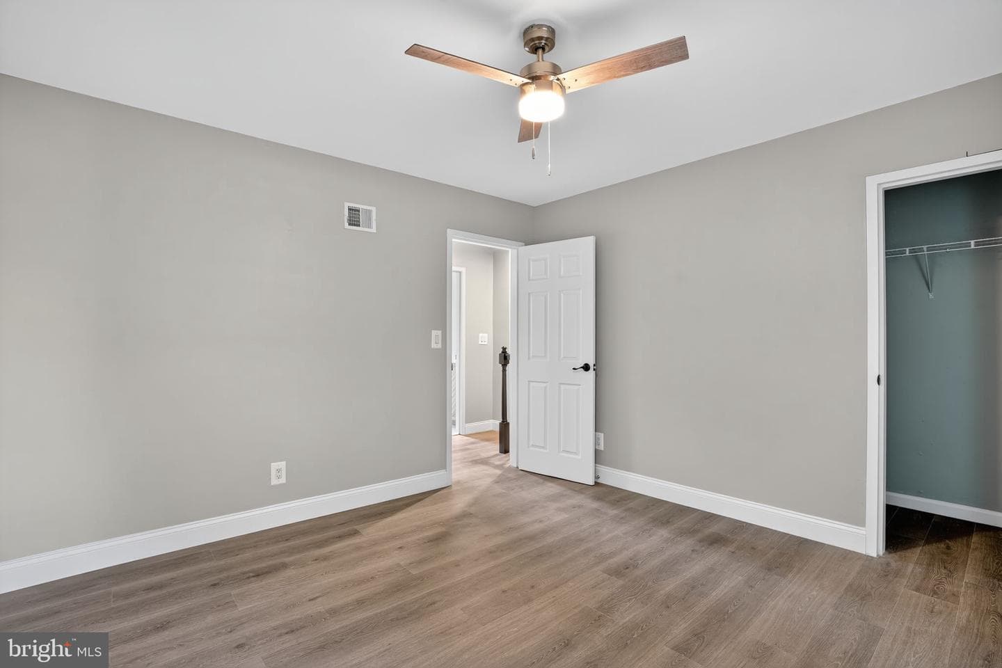 1704 E West Highway #1704 photo 16