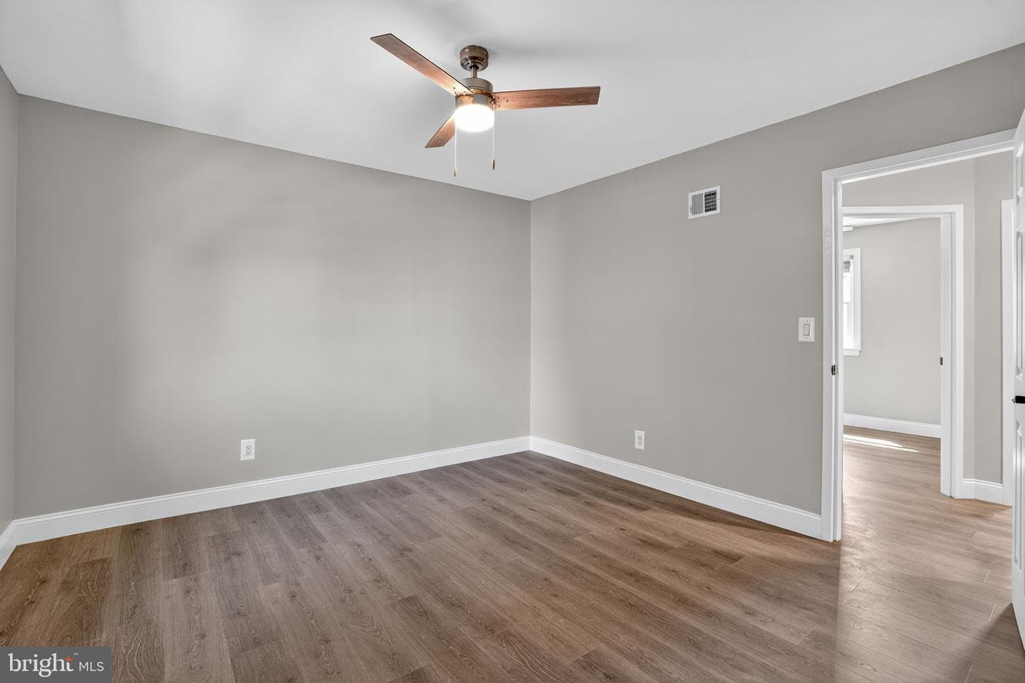 1704 E West Highway #1704 photo 18