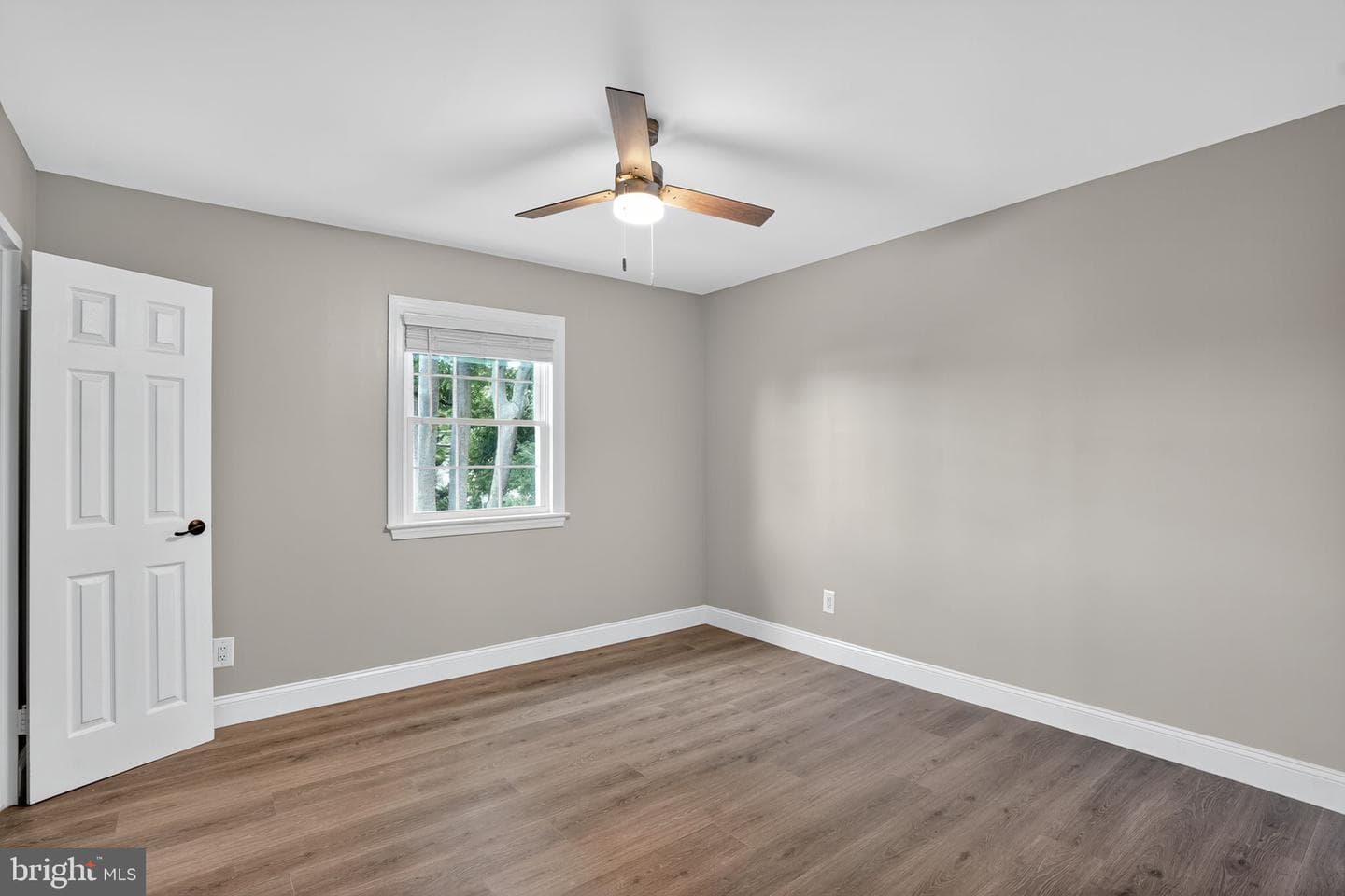 1704 E West Highway #1704 photo 22