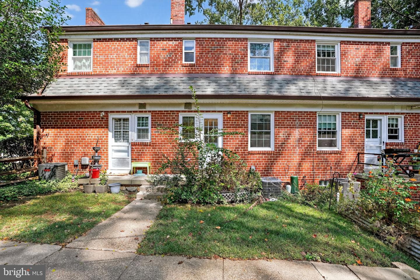 1704 E West Highway #1704 photo 25