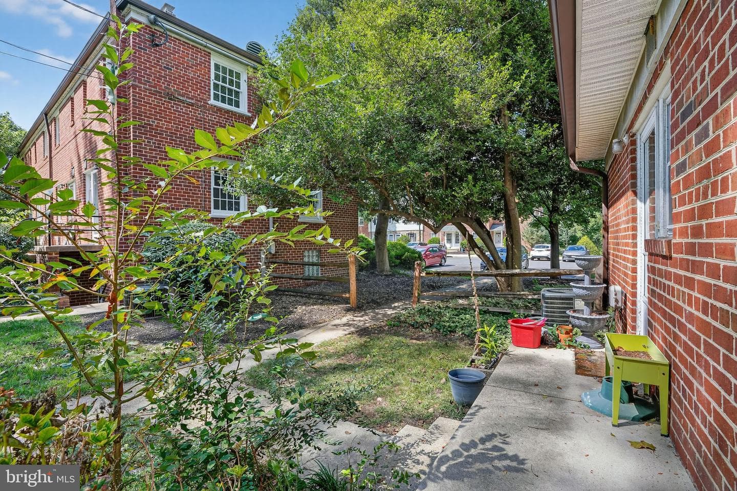 1704 E West Highway #1704 photo 29