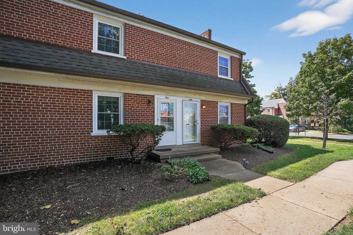 1704 E West Highway #1704 photo 4