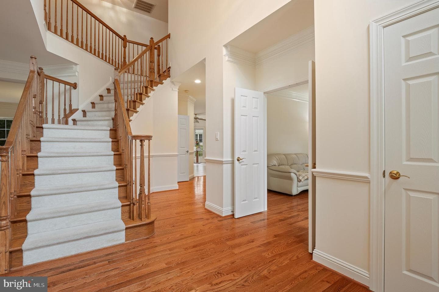 10604 Maplecrest photo 4