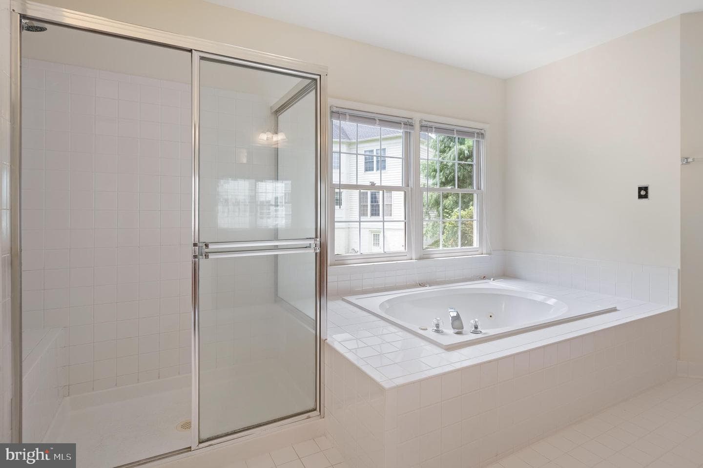 10604 Maplecrest photo 40