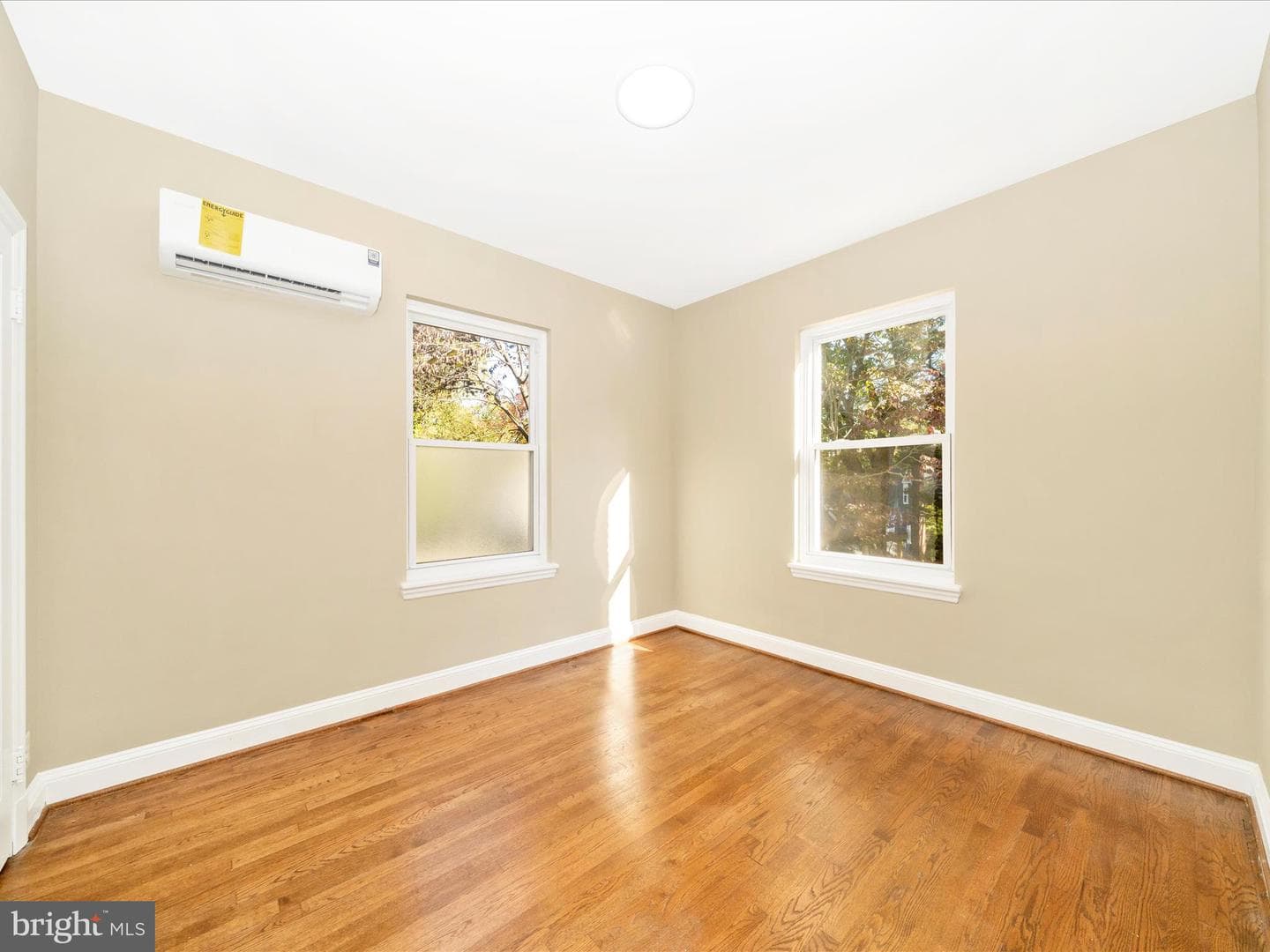 8203 Greenwood Avenue photo 21