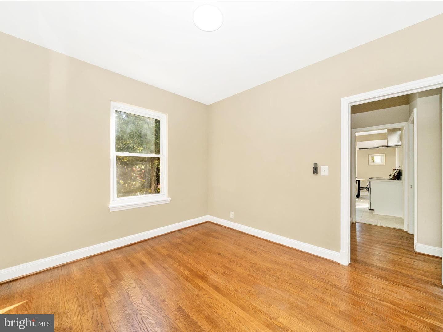 8203 Greenwood Avenue photo 22