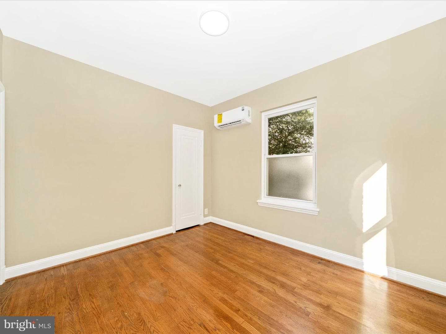 8203 Greenwood Avenue photo 23