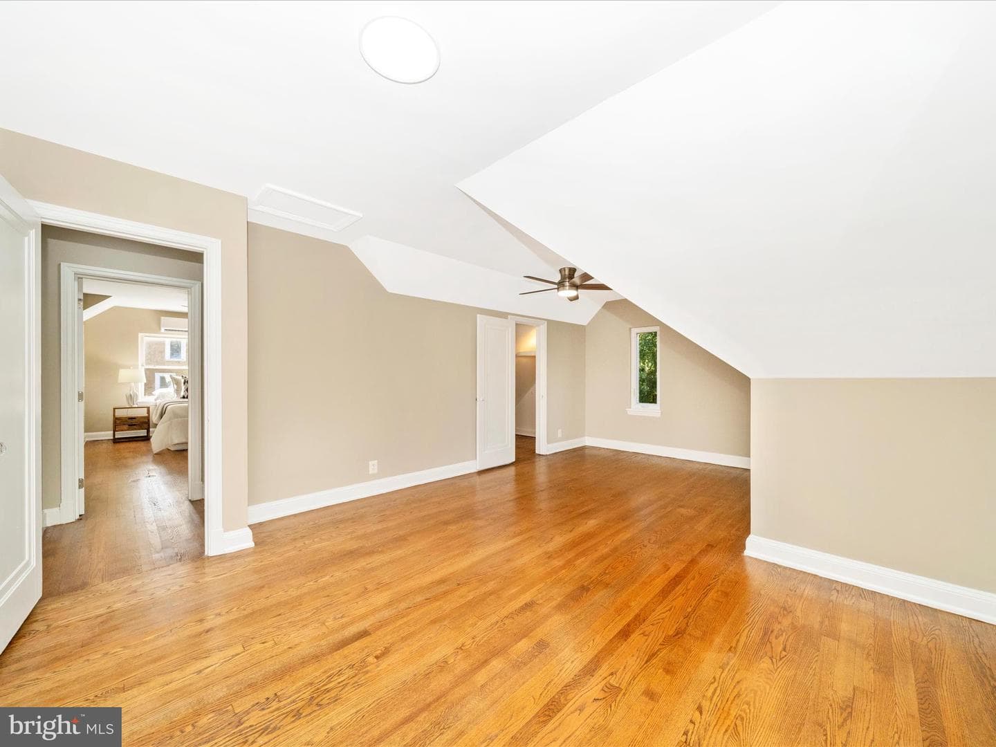 8203 Greenwood Avenue photo 32