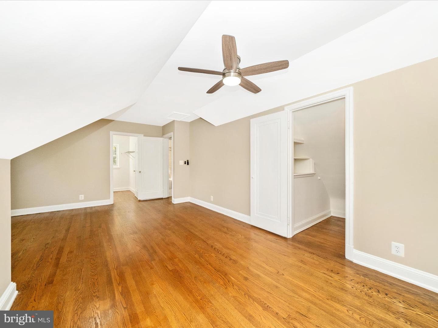 8203 Greenwood Avenue photo 34