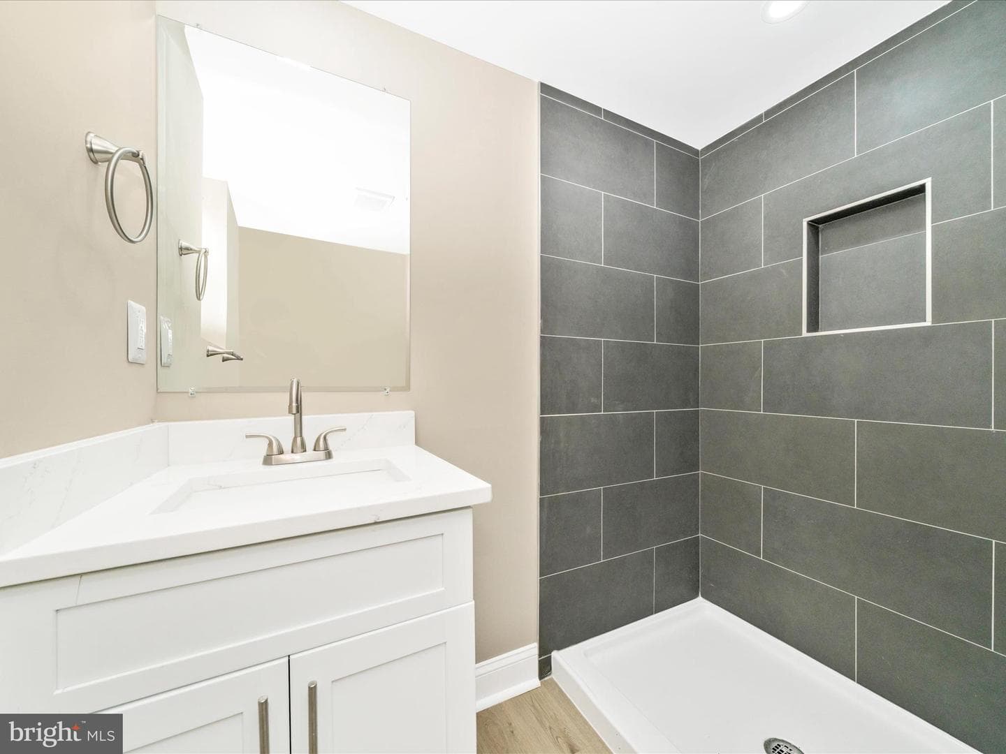 8203 Greenwood Avenue photo 39