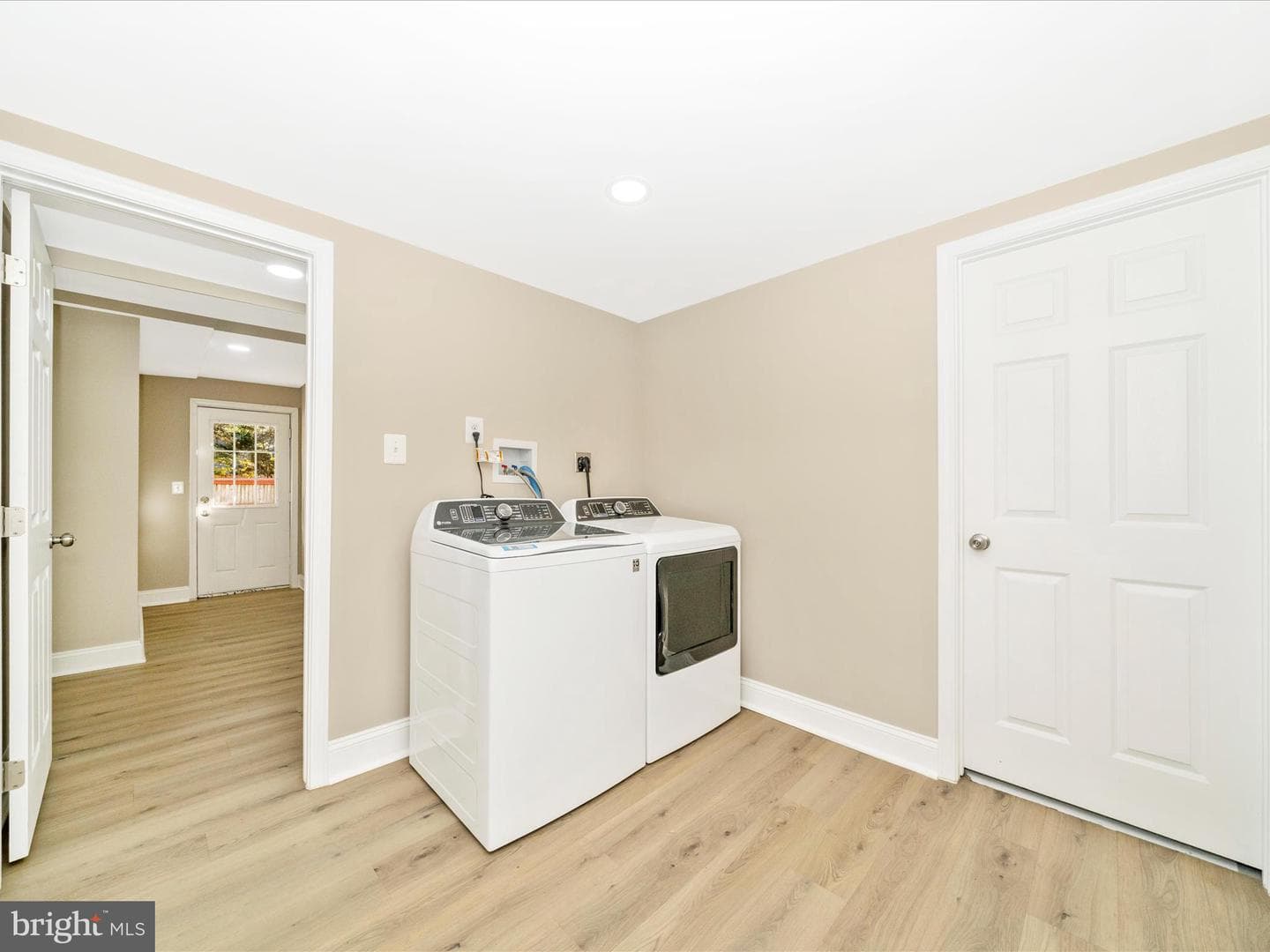 8203 Greenwood Avenue photo 40