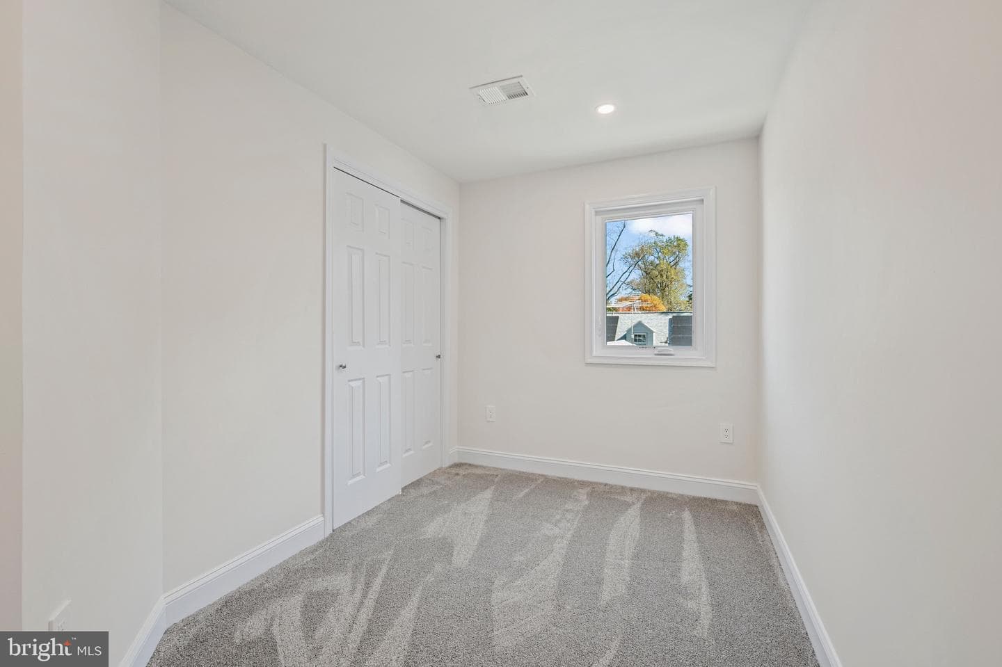 708 Hankin Street photo 24