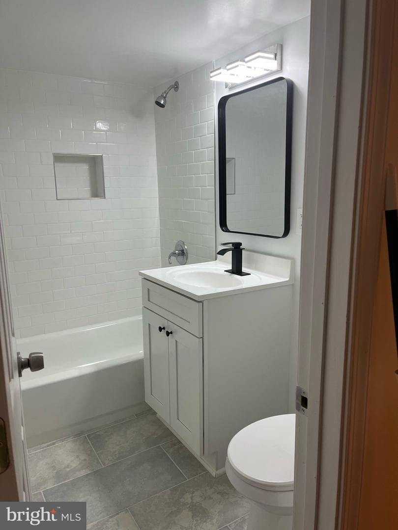 708 Hankin Street photo 27