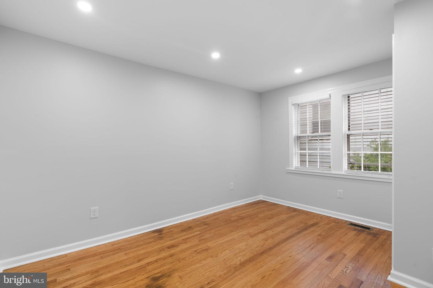 715 Anderson Avenue photo 12