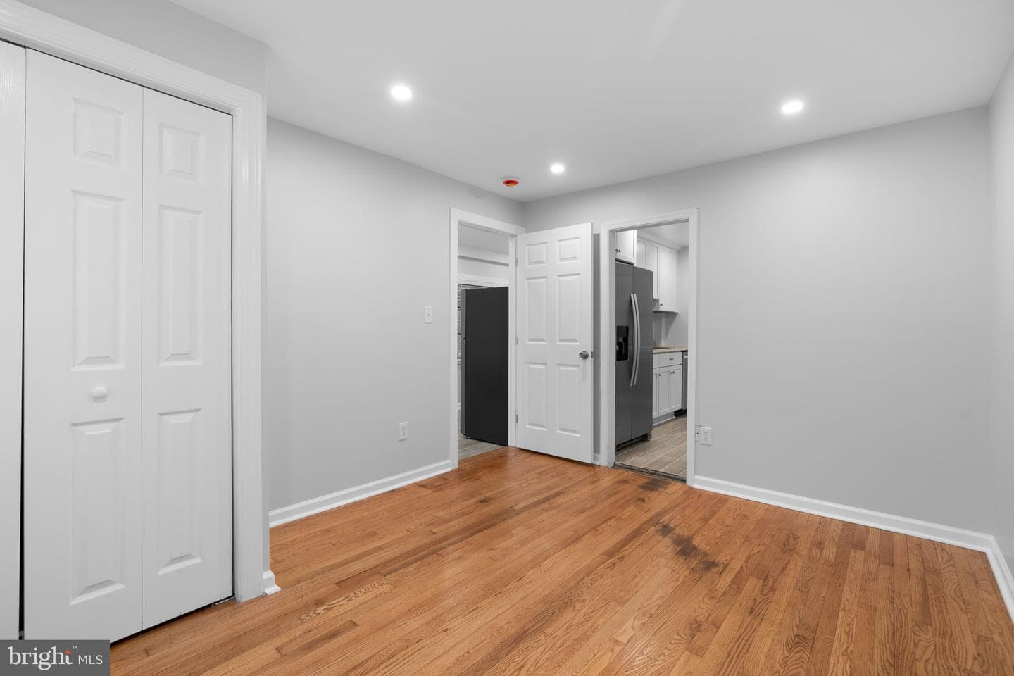715 Anderson Avenue photo 13