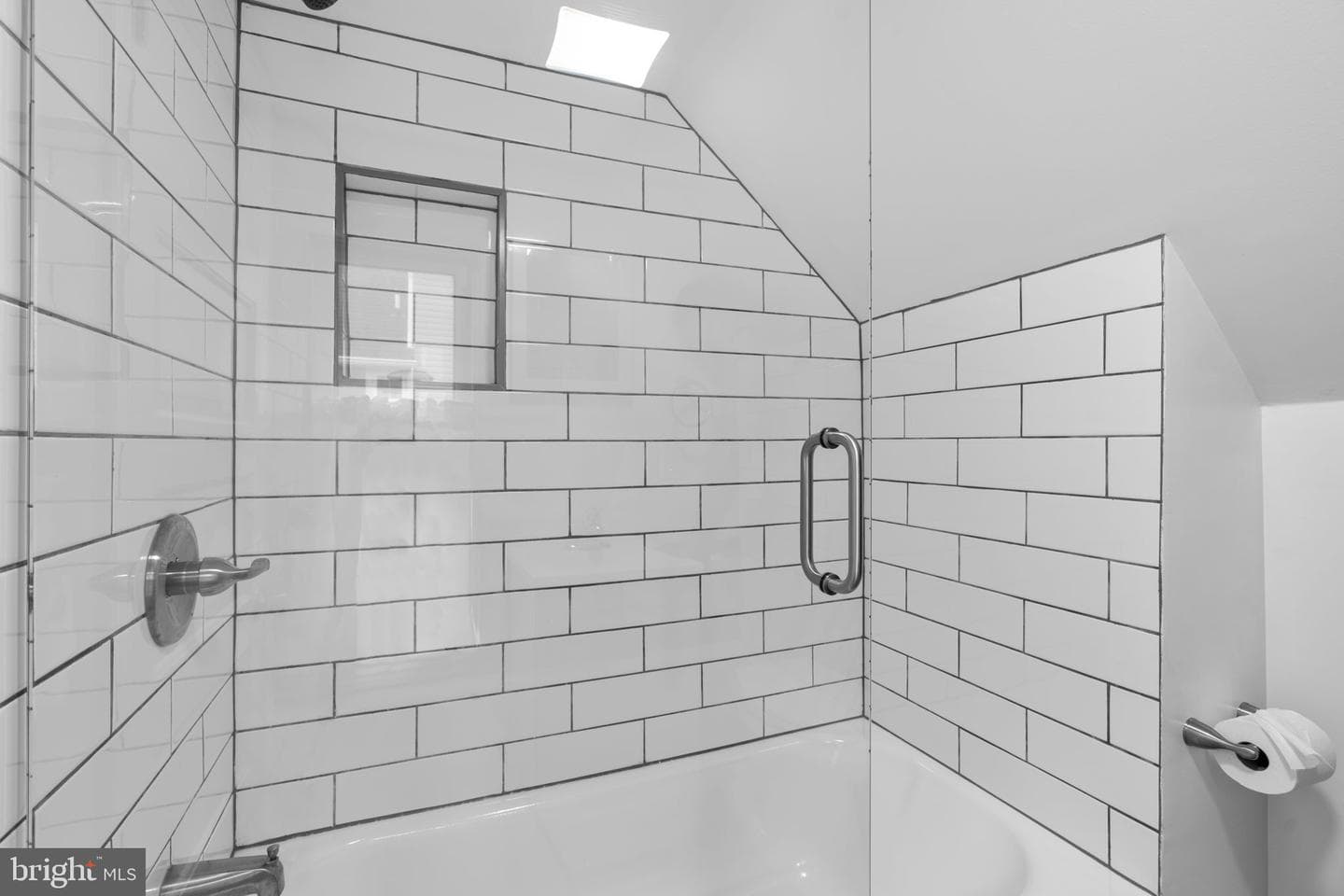715 Anderson Avenue photo 21