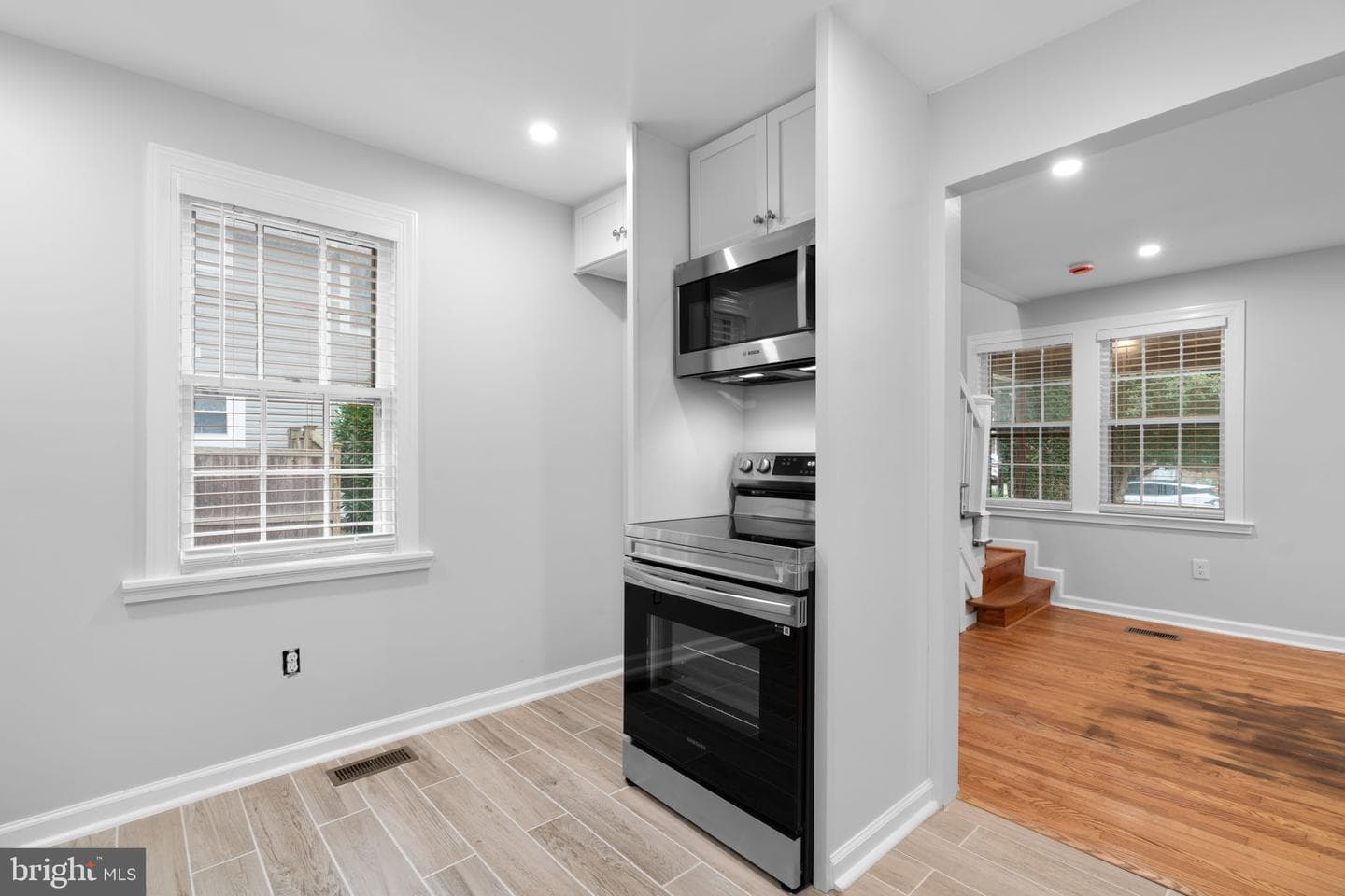 715 Anderson Avenue photo 9