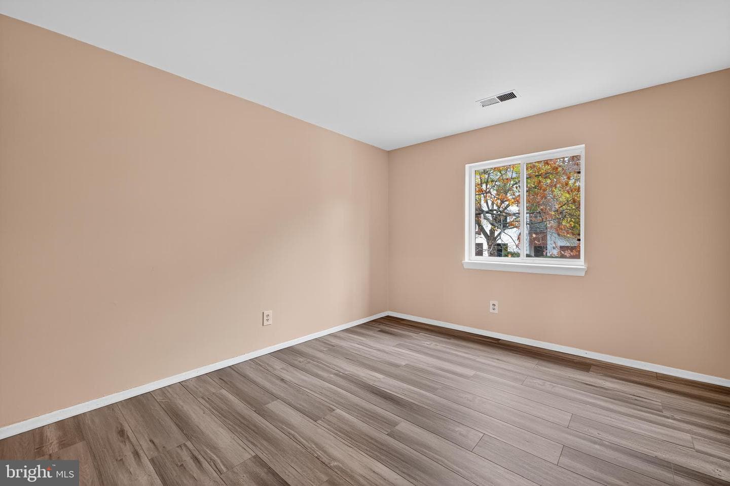 9961 Lake Landing Road photo 17