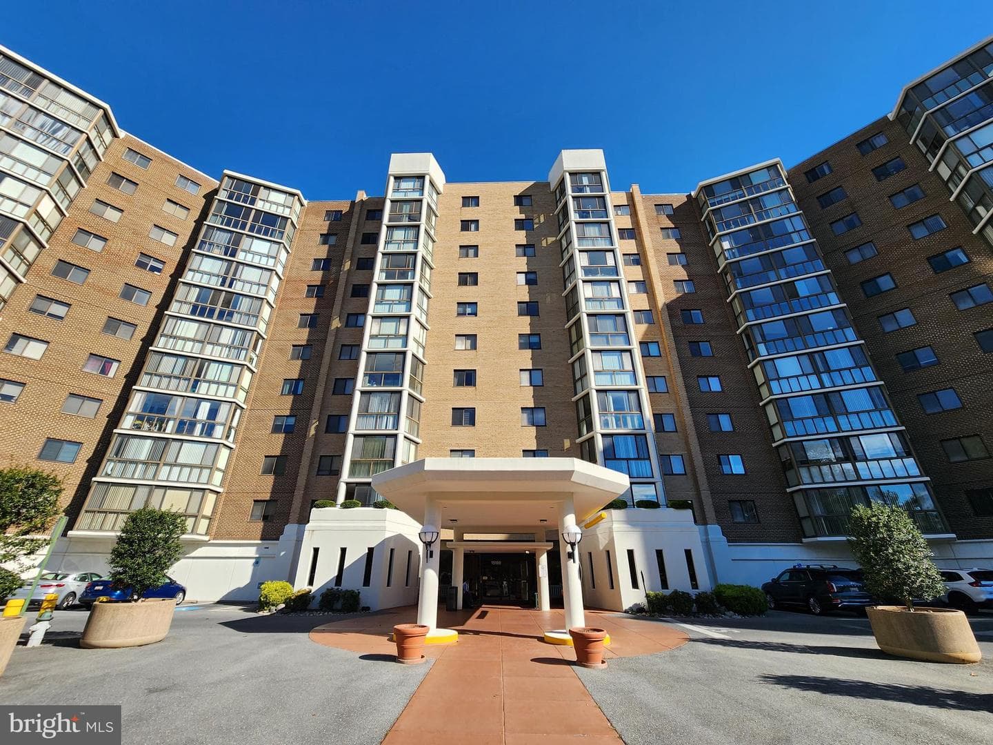 15100 Interlachen Drive #4-701 photo 3
