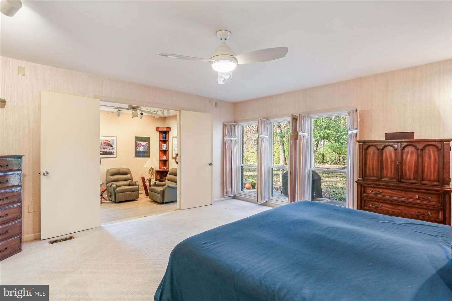 5229 Strathmore Avenue photo 4
