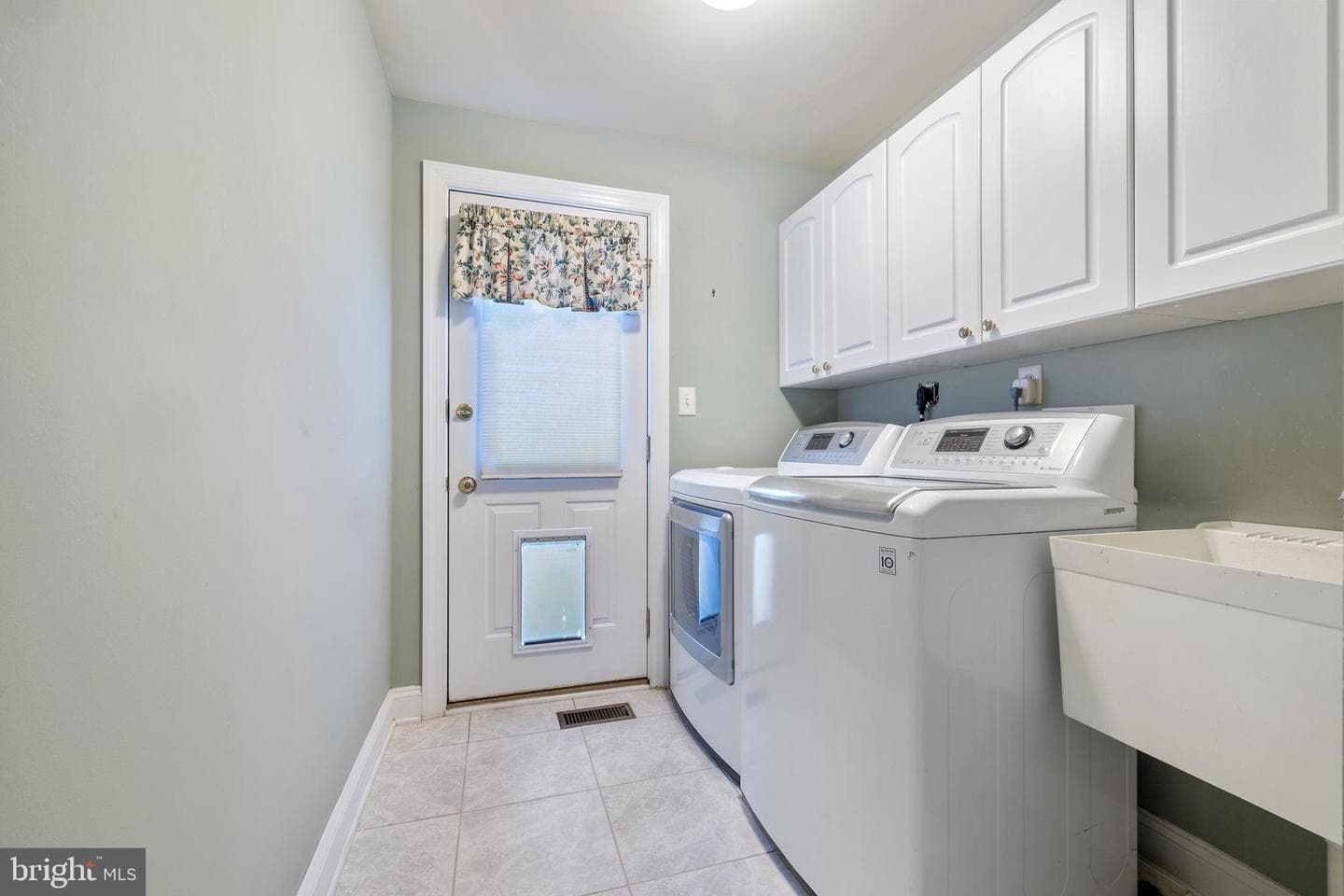 10113 Daphney House Way photo 36